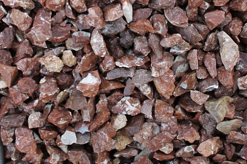 Kamenclub.ru: Мраморная крошка (щебень крошка розовый) фр. 40-70 мм.  купить в Новороссийске мрамр розовый, красный мраморный декоративный 11000 руб/т   фото КАМЕНЬ КЛУБ