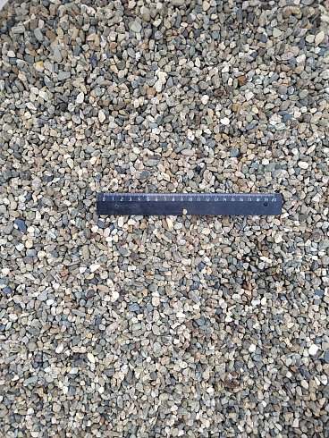 Kamenclub.ru: Галька речная окат (серая) фр.5-10 мм купить  в Новороссийске галька речная серая, серый, темно-серый, светло-серый, коричневый речная окатанная галька декоративная ландшатфная 5000 руб/т   фото КАМЕНЬ КЛУБ