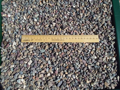 Kamenclub.ru: Галька речная окат цветная фр.5-10 мм. купить  в Новороссийске галька речная белый, серый, красноватый, синий, темно-серый речная окатанная галька декоративная 6800 руб/т   фото КАМЕНЬ КЛУБ