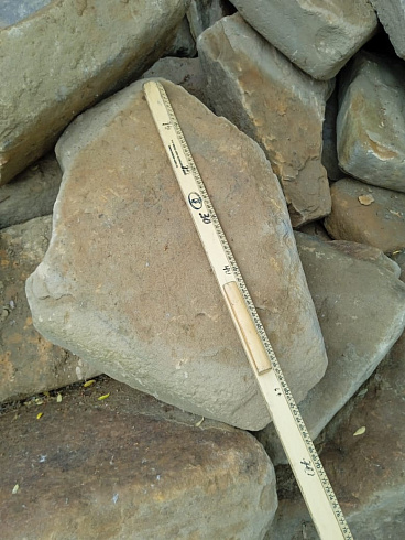 Kamenclub.ru: Песчаник для мощения дорожек, площадок, парковок ( фр 5-10 см)  купить в Новороссийске песчаник  серый желтый коричневый рыжий песчаник оголтованный окатанный 6500 руб/т   фото КАМЕНЬ КЛУБ