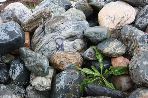 Kamenclub.ru: Ландшафтные валунчики фр.100-500 мм.  купить в Новороссийске крупный природный камень серый, темно-серый, светло-серый речной валун крупный 4800 руб/т   фото КАМЕНЬ КЛУБ