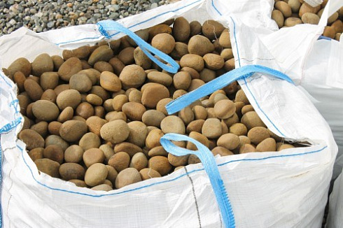 Kamenclub.ru: Песчаник ядра, фр. 100-300 мм  купить в Новороссийске песчаник бежевый серый рыжий речная галька 5 000 руб/т   фото КАМЕНЬ КЛУБ