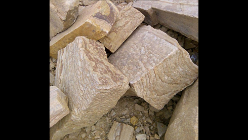 Kamenclub.ru: Песчаник пластушка желтый с рисунком (4-6 см)  купить в Новороссийске плитняк пластушка желтый с рисунком песчаник 9 000 руб/м3   фото КАМЕНЬ КЛУБ