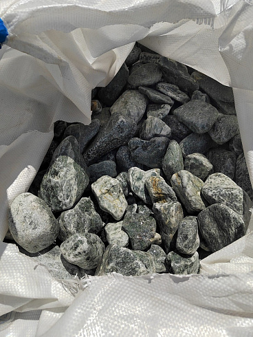 фото Галтованный жадеит (фр. 70-100 мм)  купить в Новороссийске в интернет-портале КАМЕНЬ КЛУБ