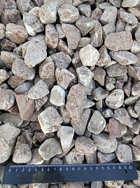 Kamenclub.ru: Мраморная крошка (щебень галтованный розовый) фр.20-40 мм.  купить в Новороссийске мрамор розовый, красный оголтованный округлый щебень  15000 руб/т   фото КАМЕНЬ КЛУБ