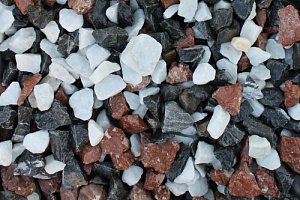 Kamenclub.ru: Мраморная крошка (щебень крошка микс : белый-черный-розовый) фр. 3-5 мм.  купить в Новороссийске мрамор белый, черный, розовый, разноцветный мраморная каменная крошка декорвтивная 12000 руб/т   фото КАМЕНЬ КЛУБ