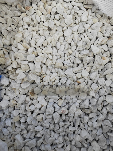 Kamenclub.ru: Мраморная крошка, щебень, цвет-белый, фр. 10-20 мм.  купить в Новороссийске мрамор белый, молочный айвори каменная ландшафтная декоративная крошка шебня 12000 руб/т   фото КАМЕНЬ КЛУБ
