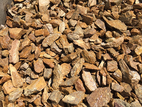 Kamenclub.ru: Щебень крошка желтый (ЗЛАТОЛИТ) фр. 20-40 мм.  купить в Новороссийске златолит бежевый, золотистый, желтый декоративная каменная крошка 10800 руб/т   фото КАМЕНЬ КЛУБ