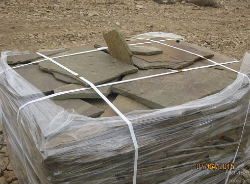 Kamenclub.ru: Песчаник пластушка серо-зеленый (4,0 см- 5,0 см)  купить в Новороссийске песчаник серо-зеленый, серый, зеленый песчаник рваный ландшафтный колотый 9000 руб/м3   фото КАМЕНЬ КЛУБ