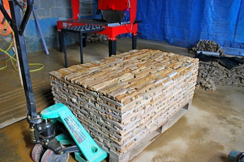 Kamenclub.ru: Песчаник (лапша) art PSG-3-01  купить в Новороссийске    2300 руб/кв.м   фото КАМЕНЬ КЛУБ