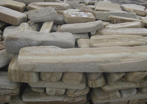 Kamenclub.ru: Песчаник пластушка галтованный желтый с рисунком (3 см)  купить в Новороссийске плитняк - пластушка желтый песчаник 21000 руб/м3   фото КАМЕНЬ КЛУБ