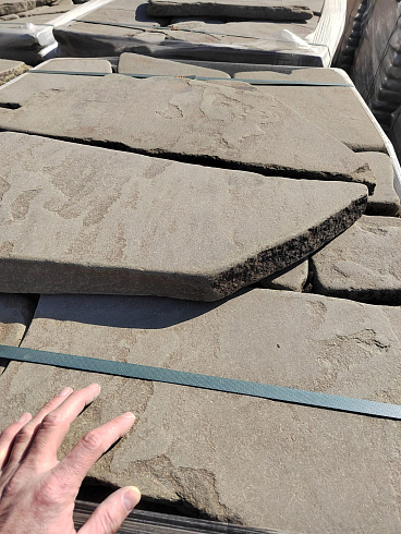 Kamenclub.ru: Песчаник галтованный для облицовки (фр. 2-5 см)  купить в Новороссийске песчник рыжий желтый серый песчаник окатанный речной 6 000 руб/т   фото КАМЕНЬ КЛУБ