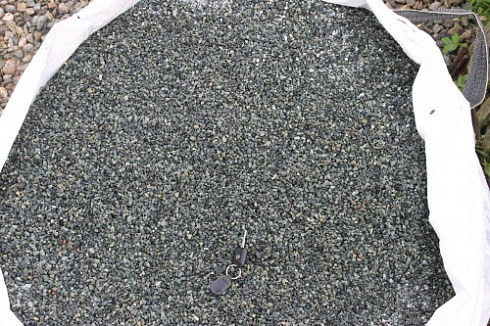 Kamenclub.ru: Щебень крошка зеленый (змеевик) фр. 5-10 мм  купить в Новороссийске змеевик зеленый, салатовый ландшафтный декоративный щебень крошка 7 200 руб/т   фото КАМЕНЬ КЛУБ