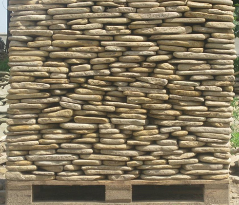 Kamenclub.ru: Песчаник пластушка галтованный желтый с рисунком (3 см)  купить в Новороссийске плитняк - пластушка желтый песчаник 21000 руб/м3   фото КАМЕНЬ КЛУБ