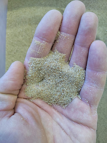 Кварцевый песок для площадок фр. 0,16-0,63 мм.  купить в Новороссийске фото Камень Клуб