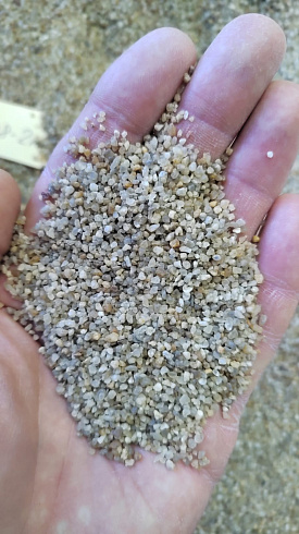 Кварцевый песок для площадок фр. 0,8 - 2 мм.  купить в Новороссийске фото Камень Клуб