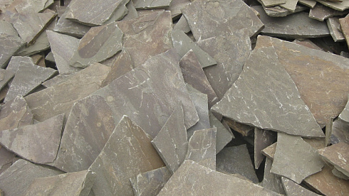 Kamenclub.ru: Песчаник пластушка серо-зеленый (1,5 см)  купить в Новороссийске плитняк - пластушка серо-зеленый, серый, зеленый пластушка рваная ландшафтная колотая 10200 руб/м3   фото КАМЕНЬ КЛУБ