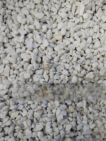 Kamenclub.ru: Мраморная крошка, щебень, цвет-белый, фр. 5-10 мм.  купить в Новороссийске мрамор белый, айвори, молочный мраморная каменная крошка ландшафтная 12000 руб/т   фото КАМЕНЬ КЛУБ