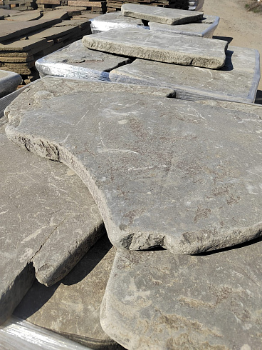 Kamenclub.ru: Песчаник галтованный для облицовки (фр. 2-5 см)  купить в Новороссийске песчник рыжий желтый серый песчаник окатанный речной 6 000 руб/т   фото КАМЕНЬ КЛУБ