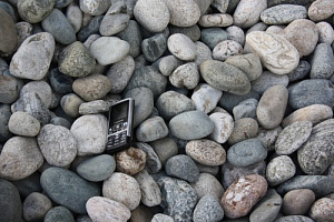 Kamenclub.ru: Галька речная окат (ассорти) фр. 50-100 мм. купить  в Новороссийске галька природная округлая серая белая черная серая коричневая синяя галька речная окатанная округлая 6200 руб/т   фото КАМЕНЬ КЛУБ