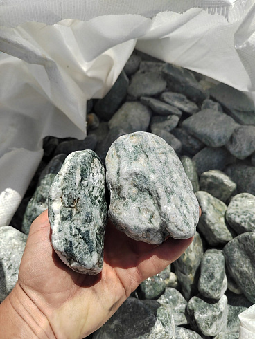 фото Галтованный жадеит (фр. 70-100 мм)  купить в Новороссийске в интернет-портале КАМЕНЬ КЛУБ