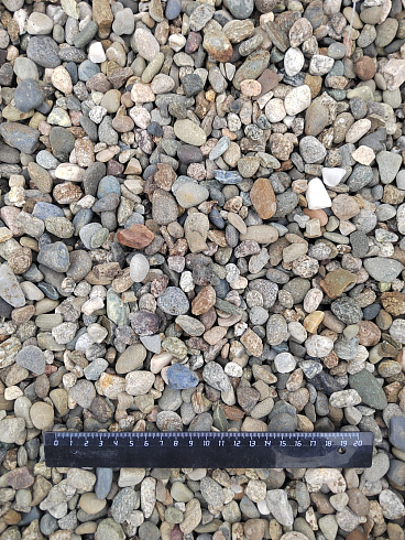 Kamenclub.ru: Галька речная окат (серая) фр.10-20 мм купить  в Новороссийске галька речная серая, серый, темно-серый, светло-серый, коричневый ландшафтная декоративная речная окатанная округлая галька 5000 руб/т   фото КАМЕНЬ КЛУБ
