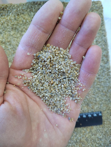 Кварцевый песок для площадок фр. 0,8 - 2 мм.  купить в Новороссийске фото Камень Клуб