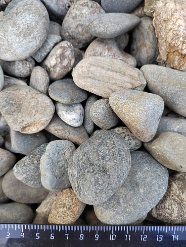 Kamenclub.ru: Галька речная окат (пестрая) фр. 20-40 мм. купить  в Новороссийске галька речная пестрая, серая, серые оттенки галька речная окатанная округлая 5000 руб/т   фото КАМЕНЬ КЛУБ