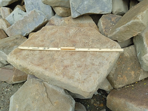 Kamenclub.ru: Песчаник для мощения дорожек, площадок, парковок ( фр 5-10 см)  купить в Новороссийске песчаник  серый желтый коричневый рыжий песчаник оголтованный окатанный 6500 руб/т   фото КАМЕНЬ КЛУБ