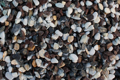 Kamenclub.ru: Мраморная крошка (щебень крошка микс : белый-черный-розовый) фр. 5-10 мм.  купить в Новороссийске мрамор белый, черный, розовый, разноцветный микс декоративная мраморная каменная крошка 12000 руб/т   фото КАМЕНЬ КЛУБ