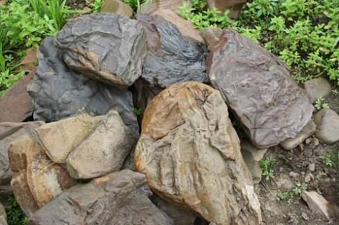 Kamenclub.ru: Песчаник декоративный ландшафтный (фр. 300-500 мм)  купить в Новороссийске песчаник желтый рыжий серый зеленый валун речной окатанный природный песчаника 4 500 руб/т   фото КАМЕНЬ КЛУБ
