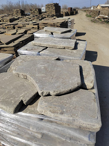 Kamenclub.ru: Песчаник галтованный для облицовки (фр. 2-5 см)  купить в Новороссийске песчник рыжий желтый серый песчаник окатанный речной 6 000 руб/т   фото КАМЕНЬ КЛУБ