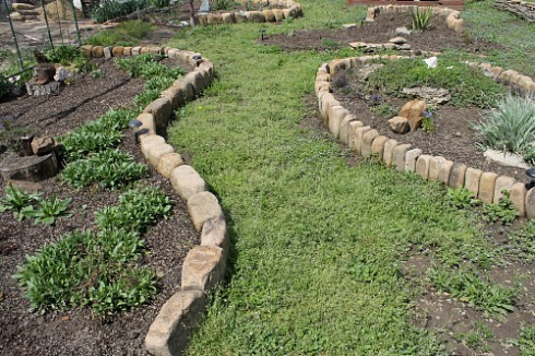 Kamenclub.ru: Песчаник для строительства и кладки блочный (фр 100-200 мм)  купить в Новороссийске песчаник бежевый серый рыжий валун мелкий для строительства песчаник 6500 руб/т   фото КАМЕНЬ КЛУБ