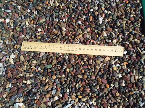 Kamenclub.ru: Галька речная окат цветная фр.5-10 мм. купить  в Новороссийске галька речная белый, серый, красноватый, синий, темно-серый речная окатанная галька декоративная 6800 руб/т   фото КАМЕНЬ КЛУБ