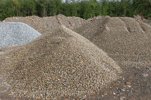 Kamenclub.ru: Галька окат (серо-желтая) фр.10-20 мм. купить  в Новороссийске галька серо-желтая, рыжая, серый речная окатанная округлая галька 5000 руб/т   фото КАМЕНЬ КЛУБ