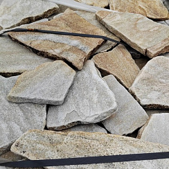 Kamenclub.ru: Песчаник пластушка галтованный желтый с рисунком (3 см)  купить в Новороссийске плитняк - пластушка желтый песчаник 21000 руб/м3   фото КАМЕНЬ КЛУБ