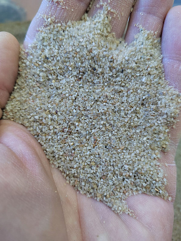 Кварцевый песок для площадок фр. 0,3 - 1 мм.  купить в Новороссийске фото Камень Клуб