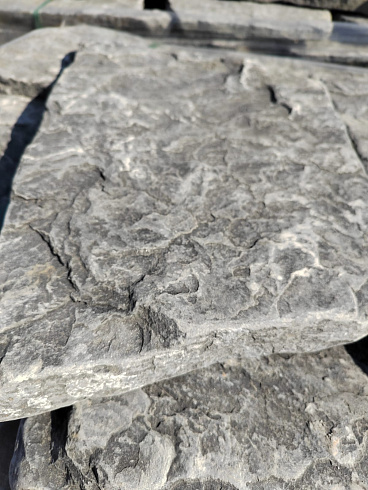 Kamenclub.ru: Песчаник галтованный для облицовки (фр. 2-5 см)  купить в Новороссийске песчник рыжий желтый серый песчаник окатанный речной 6 000 руб/т   фото КАМЕНЬ КЛУБ